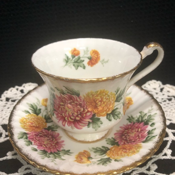 Vintage Paragon Teacup & Saucer - Picture 2 of 6